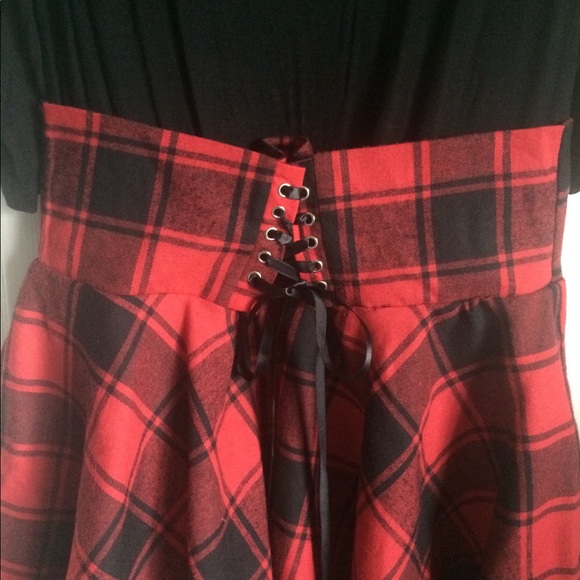 SUPER CUTE HANDKERCHIEF HEM DRESS - Picture 3 of 5